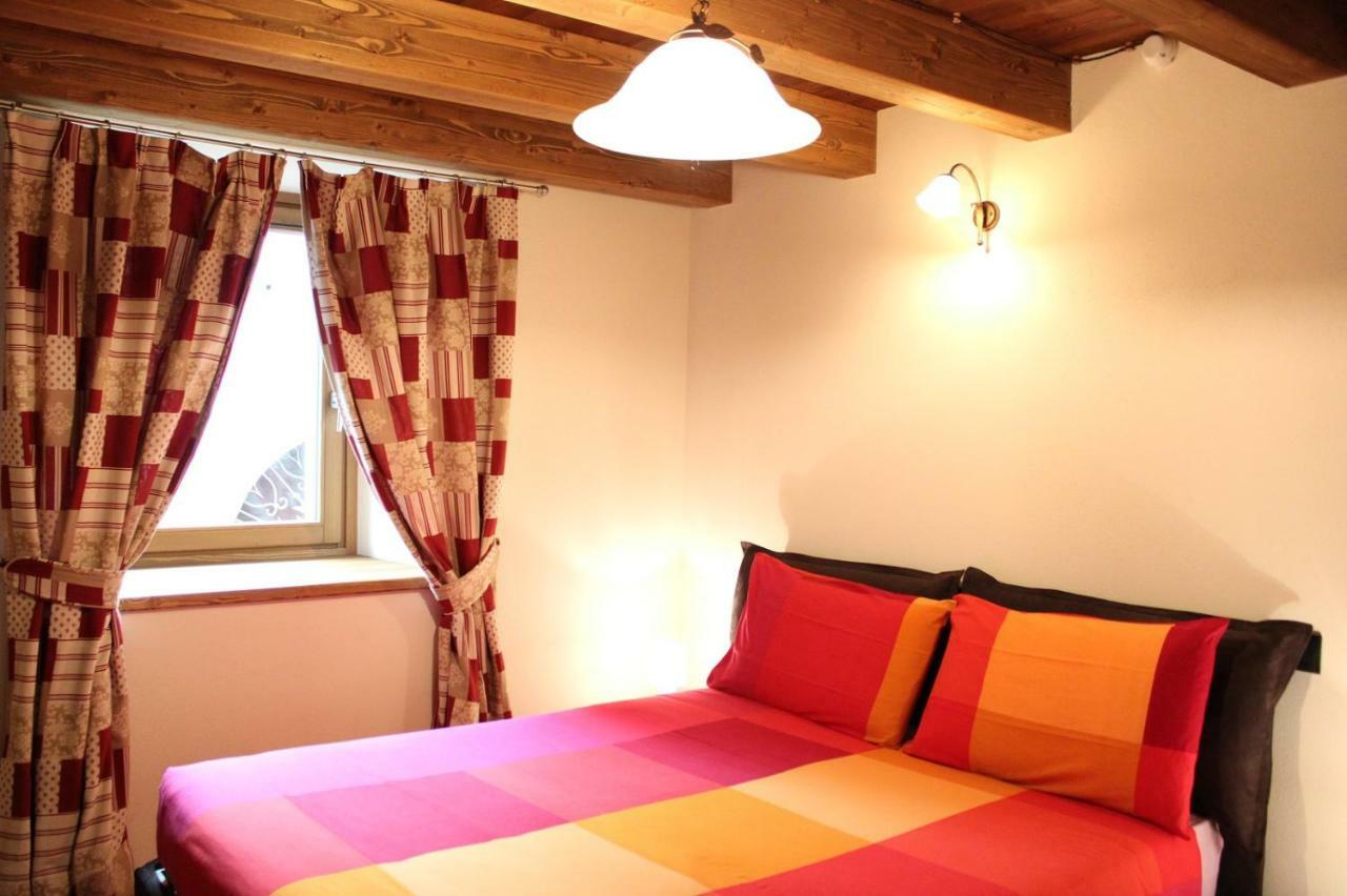 L'Atelier Du Temps - Les Greniers Appartements Aosta Buitenkant foto